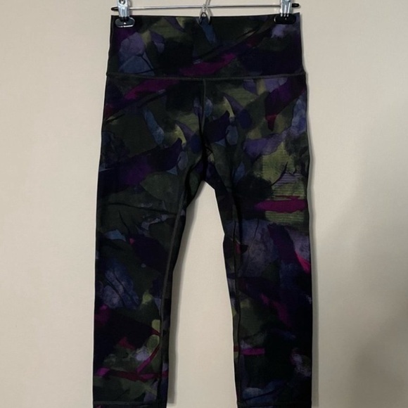 Lululemon Multicolor crops - Picture 2 of 5